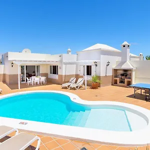 Olivina, With Heated Pool Puerto del Carmen (Lanzarote)